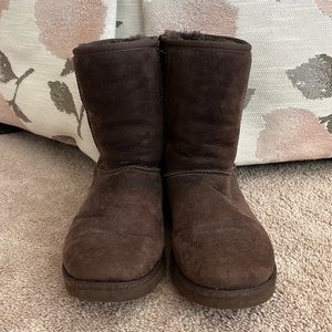 Women’s 9 Classic Short II Brown Ugg boots